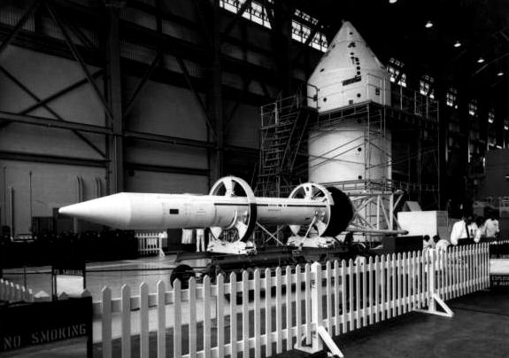 Apollo models at KSC