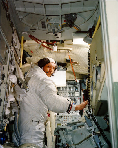 Armstrong in LM simulator